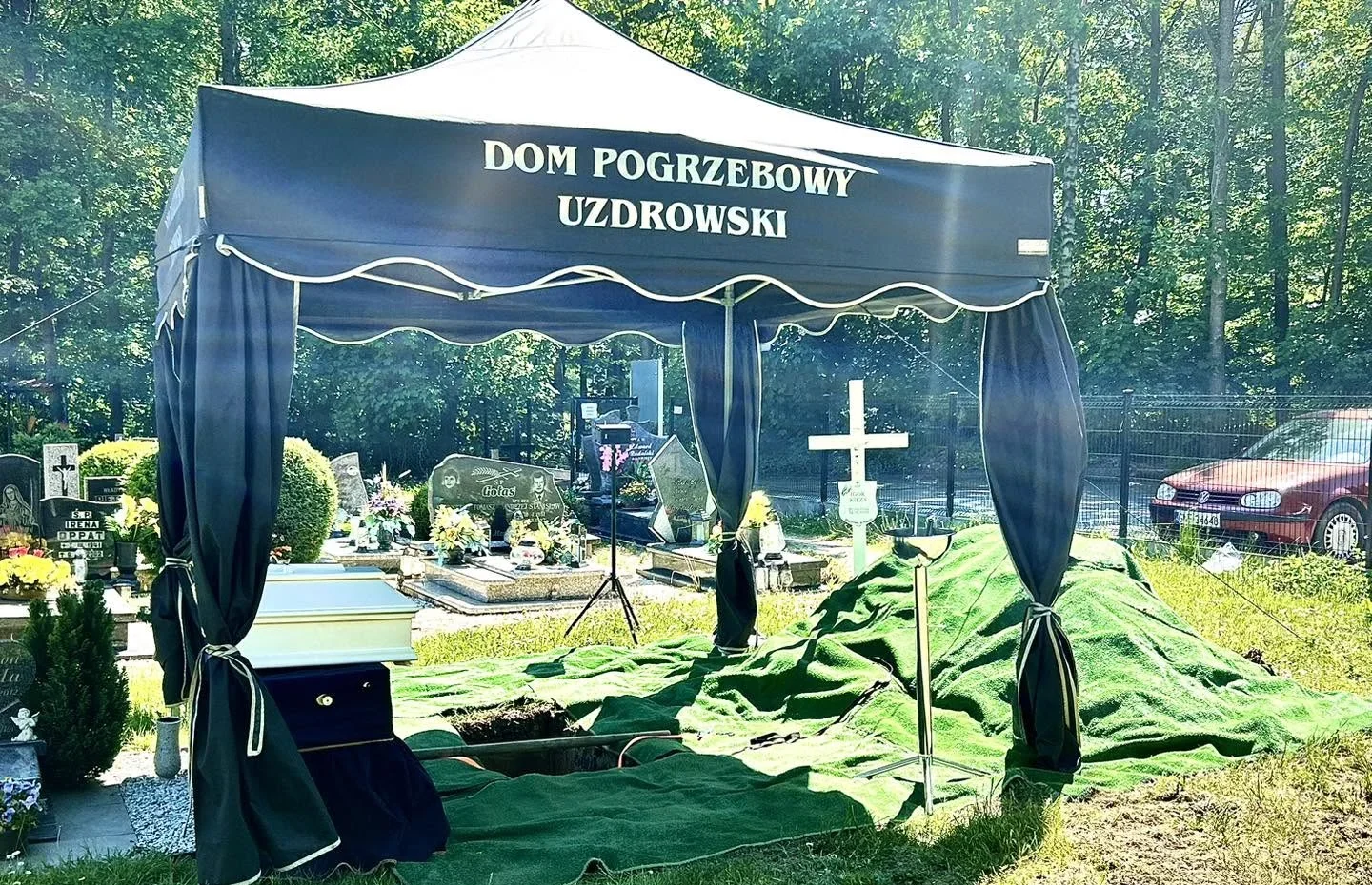 Namiot Domu Pogrzebowego Uzdrowski Namiot Domu Pogrzebowego Uzdrowski